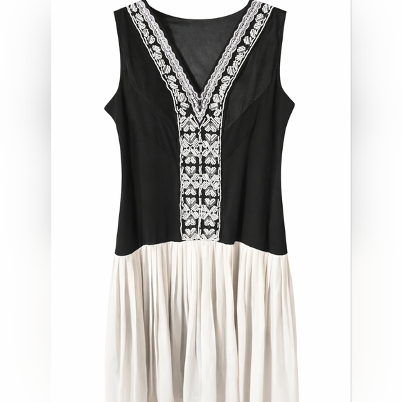 Jessica Simpson Dresses & Skirts - Jessica Simpson Cocktail Black Cream Lace Dress Sz 6 New